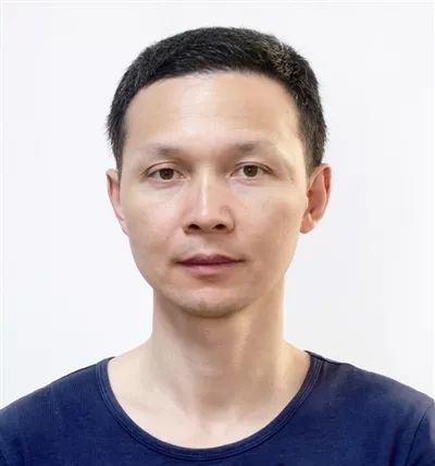 向广大患者致以新春的问候,向全国广大医务者祝贺医师节