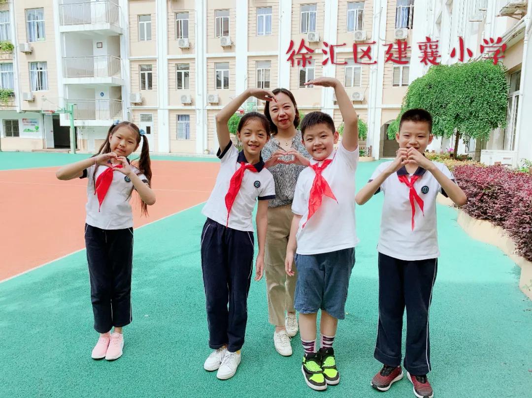 萌娃们终于复学啦!来看今天小学、幼儿园的现场图→