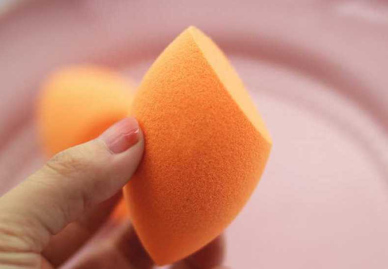 美妆蛋化底妆不卡粉教程,美妆蛋吃粉厉害是怎么回事