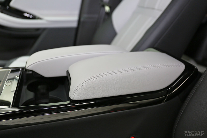 全新揽胜极光越野表现,全新一代路虎揽胜极光车评