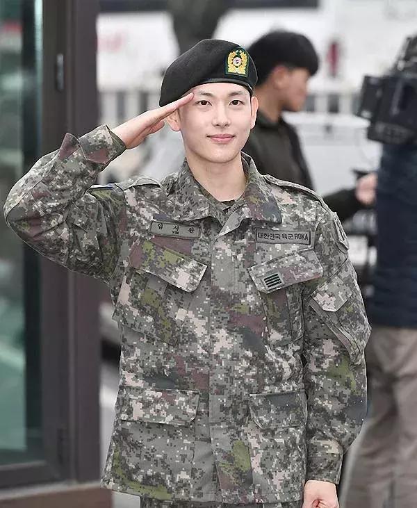 李敏镐金秀贤近况,金秀贤李敏镐兵役
