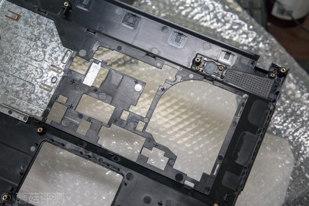 联想y400维修断轴,联想y400屏轴太紧