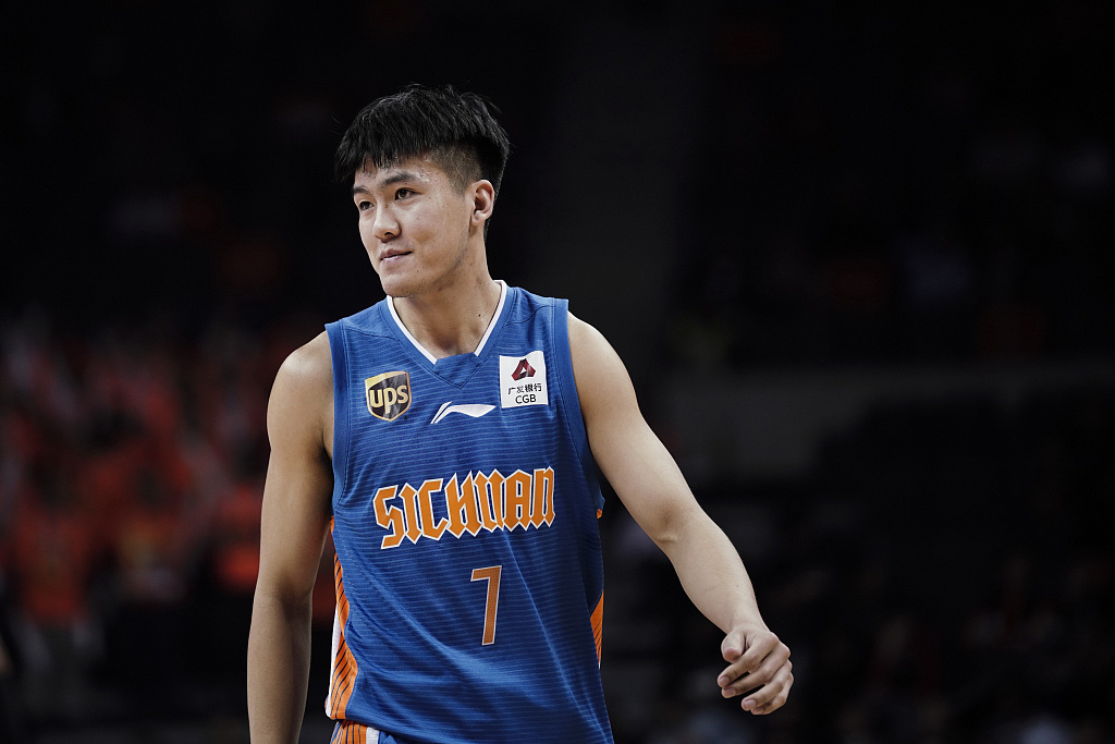 四川队为什么要放弃黄荣奇,黄荣奇cba生涯