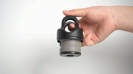 女生拧不开瓶盖却不要你帮忙,有些女生是真拧不开瓶盖