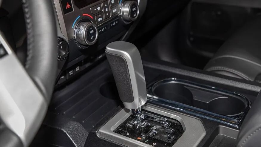 丰田皮卡坦途2022款价格几个色,丰田皮卡tundra美版