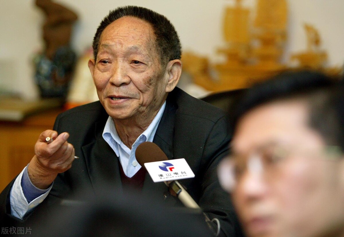 饱食者当忆袁老：禾下乘凉梦，仓满无饥恐