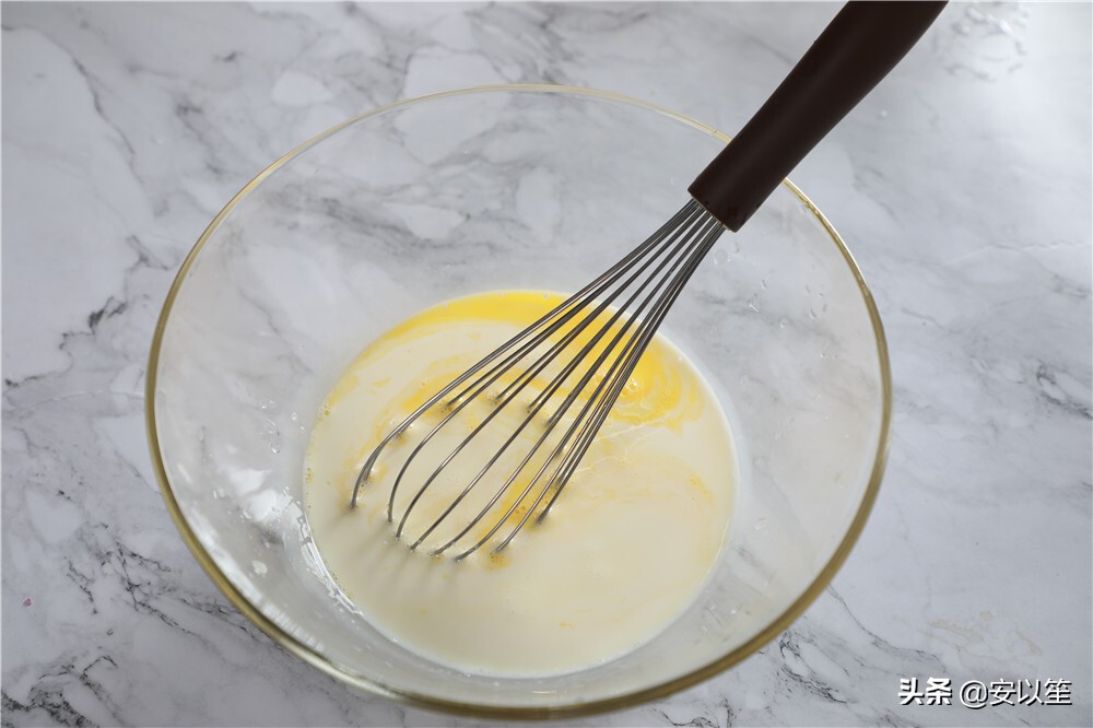 烤箱做鸡蛋牛奶布丁,用烤箱做牛奶布丁最简单的做法