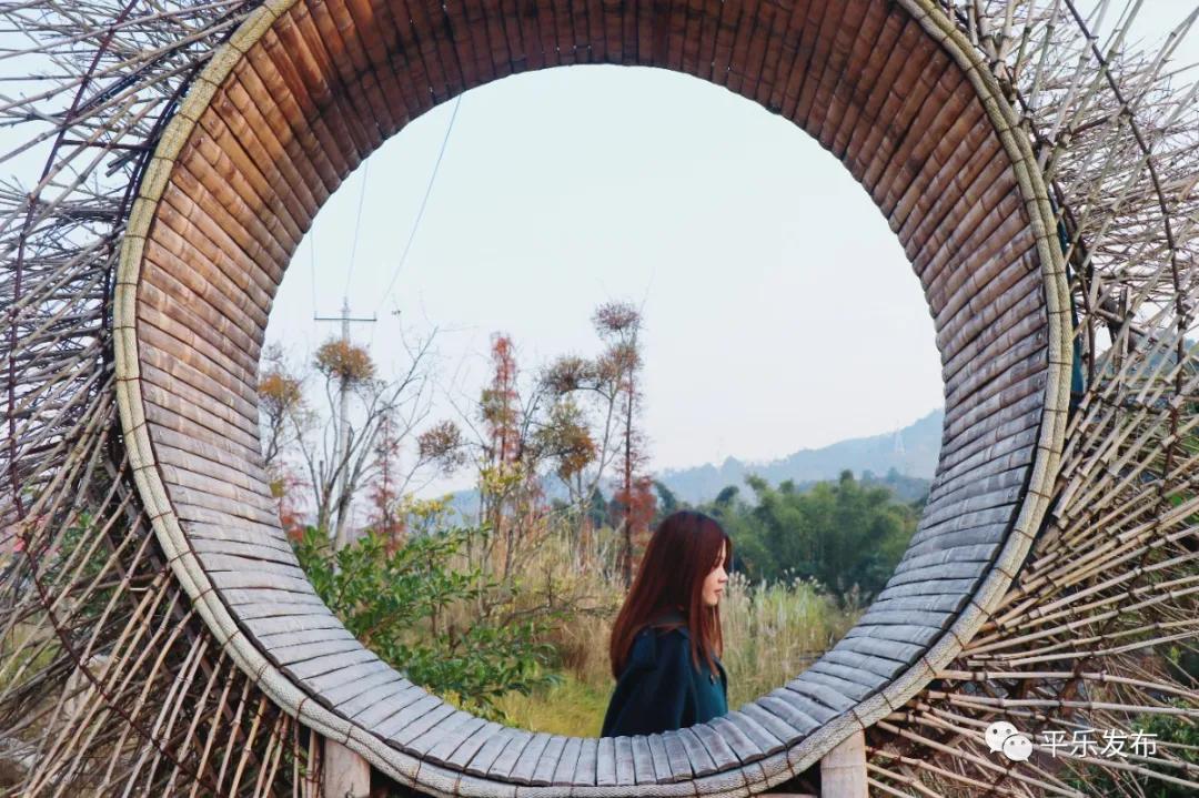 美女游玩桂林漓江,美女去桂林旅游风景太美了