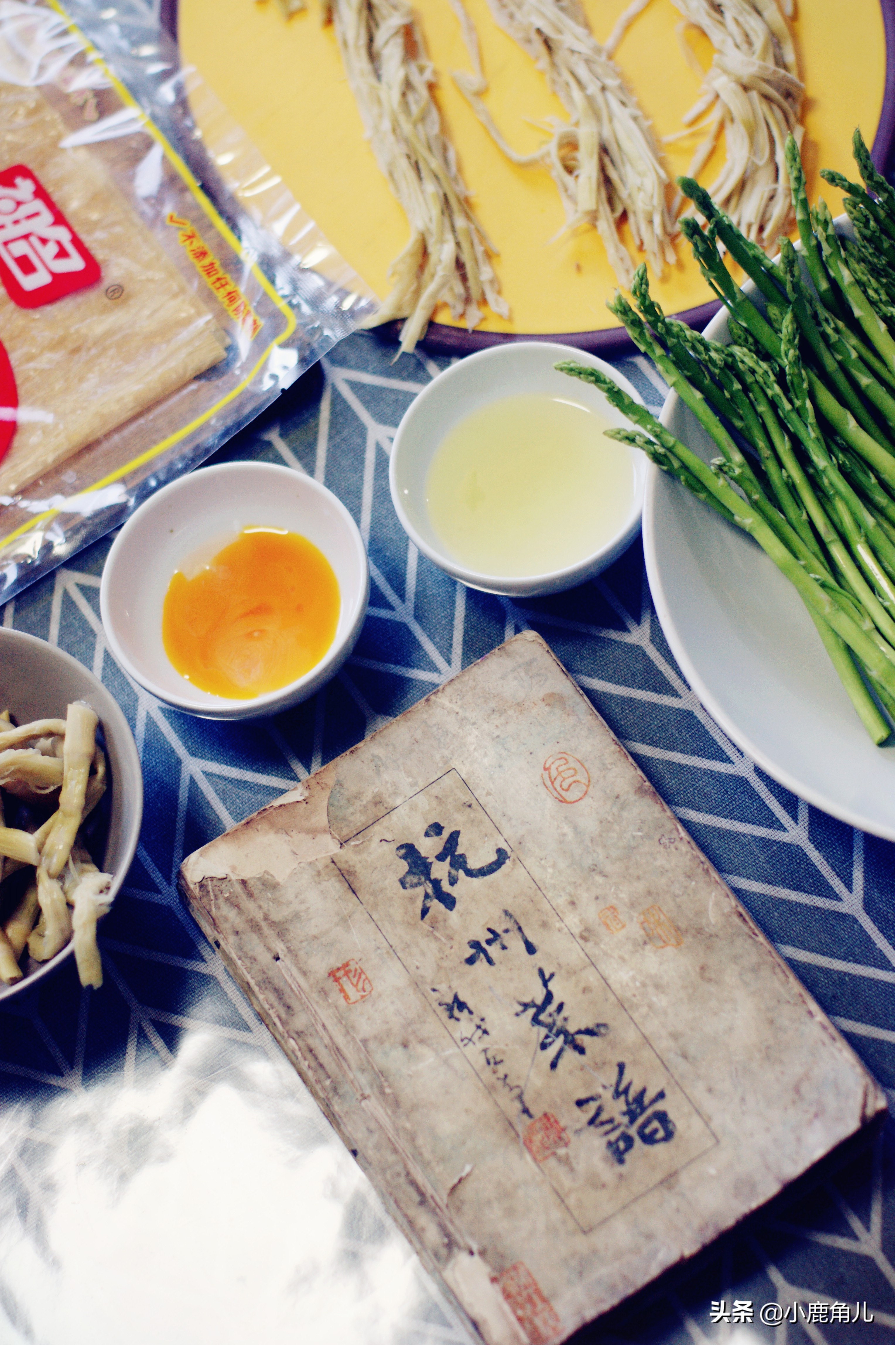 红烧素鸡卷,浙菜红烧卷鸡做法