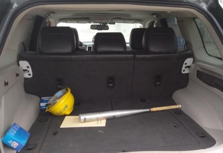 10年前60万买的5.7L大切诺基,如今8万还难卖,车钥匙更“朴素”