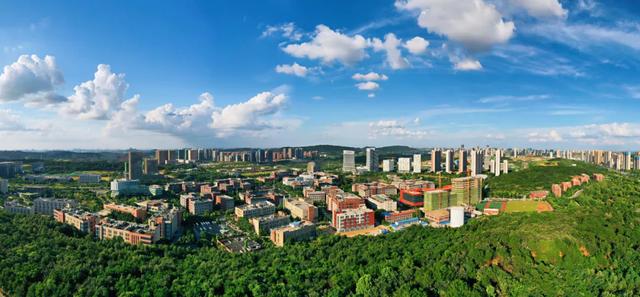 看云卷云舒赏繁星满天,看云卷云舒唯美诗词