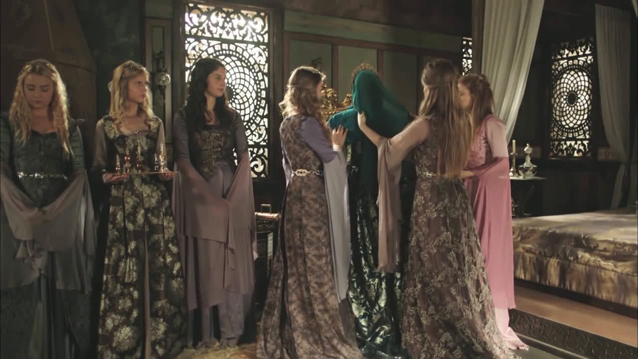 泰姬陵背后的惨剧：泰姬19年连生14个孩子，油尽灯枯死在了产床上