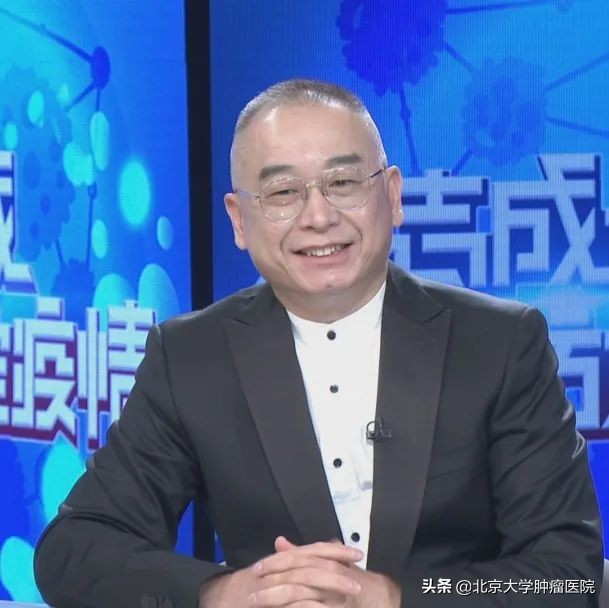 夫妻一方患了肺癌会传染吗,肺癌患者的口水会不会传染肺癌