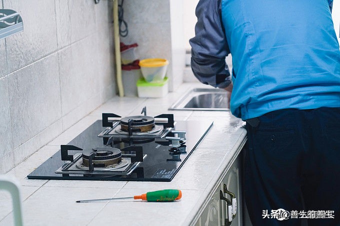 美的油烟机官方专业清洗,美的专业油烟机清洗全过程