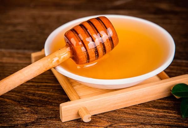 买蜂蜜最重要的是什么,买蜂蜜是固体的好吗