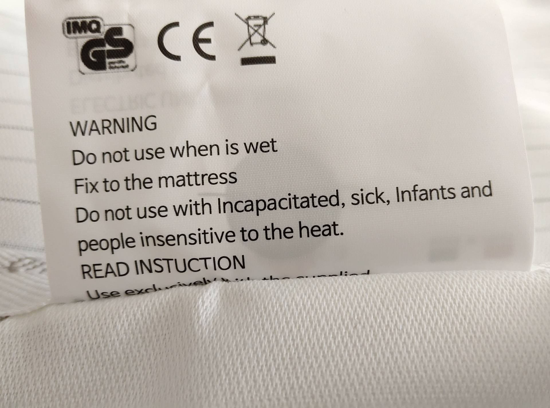 电热毯如何放在洗衣机里洗,可以拿到洗衣机洗的电热毯