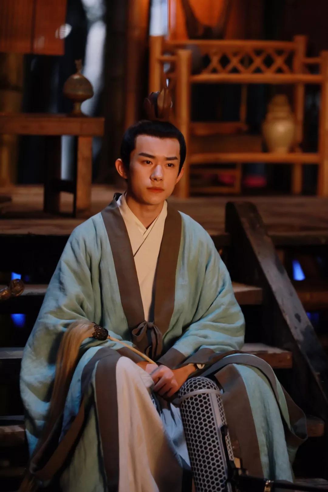 肖战和易烊千玺谁火,易烊千玺香港有多火