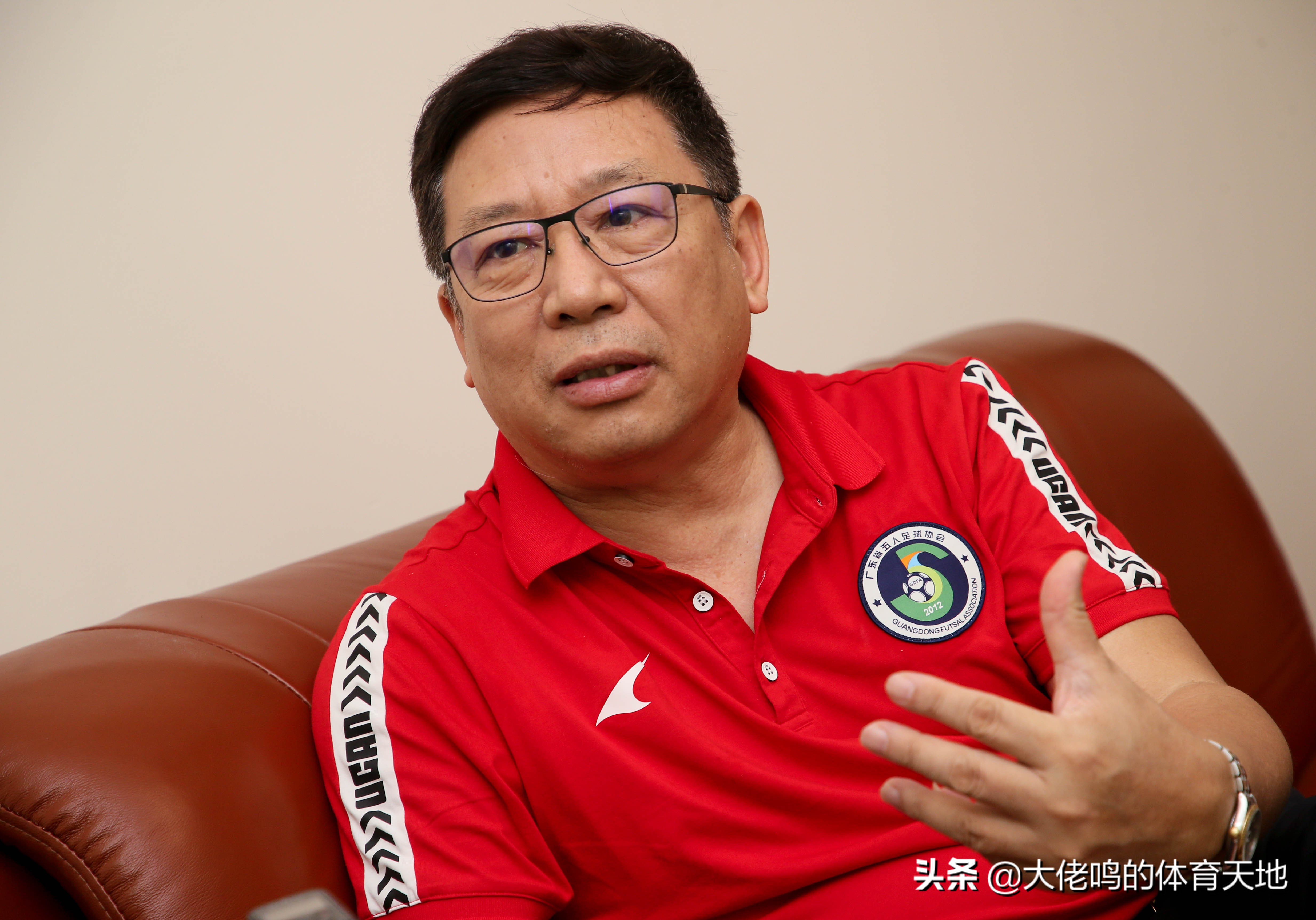 五哥球场,五哥评球