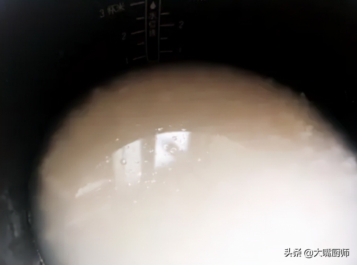 用电饭锅蒸米饭怎么不粘锅底,用电饭锅蒸米饭水少怎么办