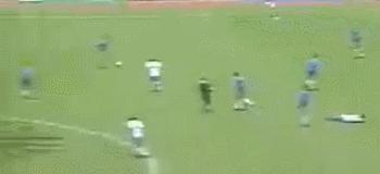 世界杯马拉多纳精彩瞬间,马拉多纳实况足球如何过人