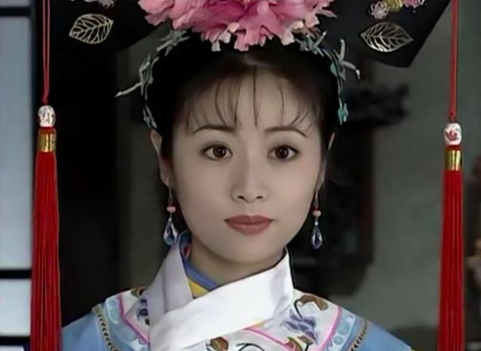 林心如穿露肩礼服,林心如惹争议穿紧身衣出席活动