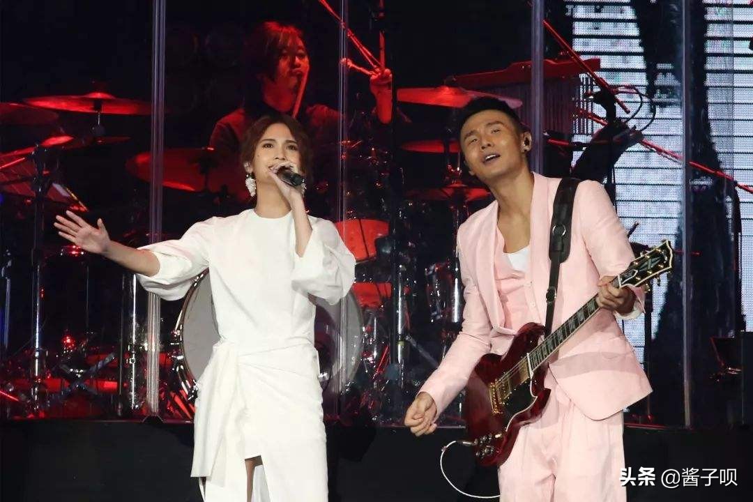 黄鸿升女友发声悼念,黄鸿升女友发文悼念