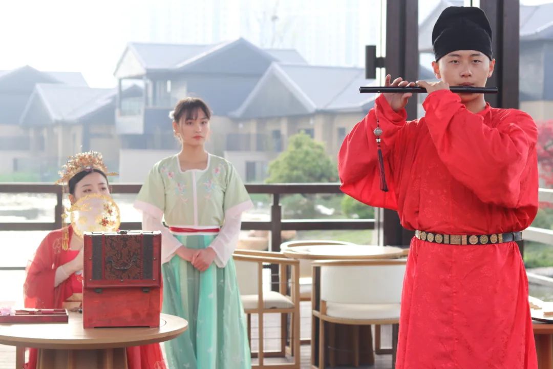 住进风景里温泉酒店,住进风景里旅游度假温泉酒店