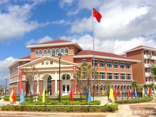 为什么南康中学在赣州排名第一,赣州中学和南康中学哪个更好