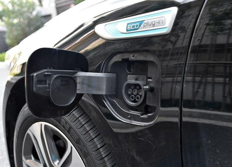 韩系起亚k5凯酷怎么样,起亚也能玩插混k5phev了解一下