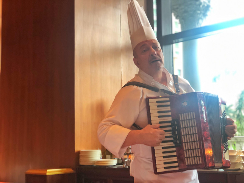 澳门mezza9自助餐在哪里买便宜,澳门海鲜自助餐排行榜前十名