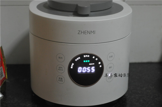 大米饭团超简单做法,不用海苔的紫米饭团自己在家做