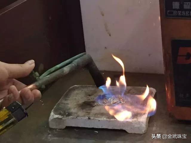 8年前买的铂金项链如今值钱吗,五千多买的铂金项链卖掉值多少