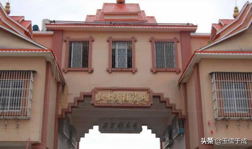 瑞丽市翡翠玉石市场,孔雀舞瑞丽