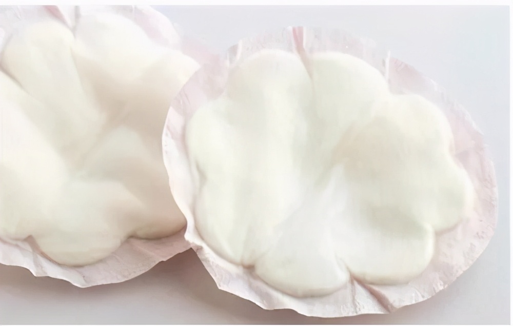 女子怀孕溢奶,怀孕溢奶说明胎儿发育得好吗