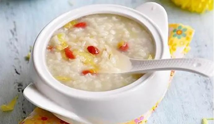 艾草糯米青团对身体好吗,清明前后吃艾草青团的功效