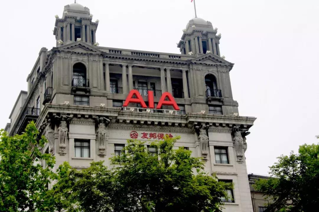 年轻人去卖保险,为了几千块的工资去卖命