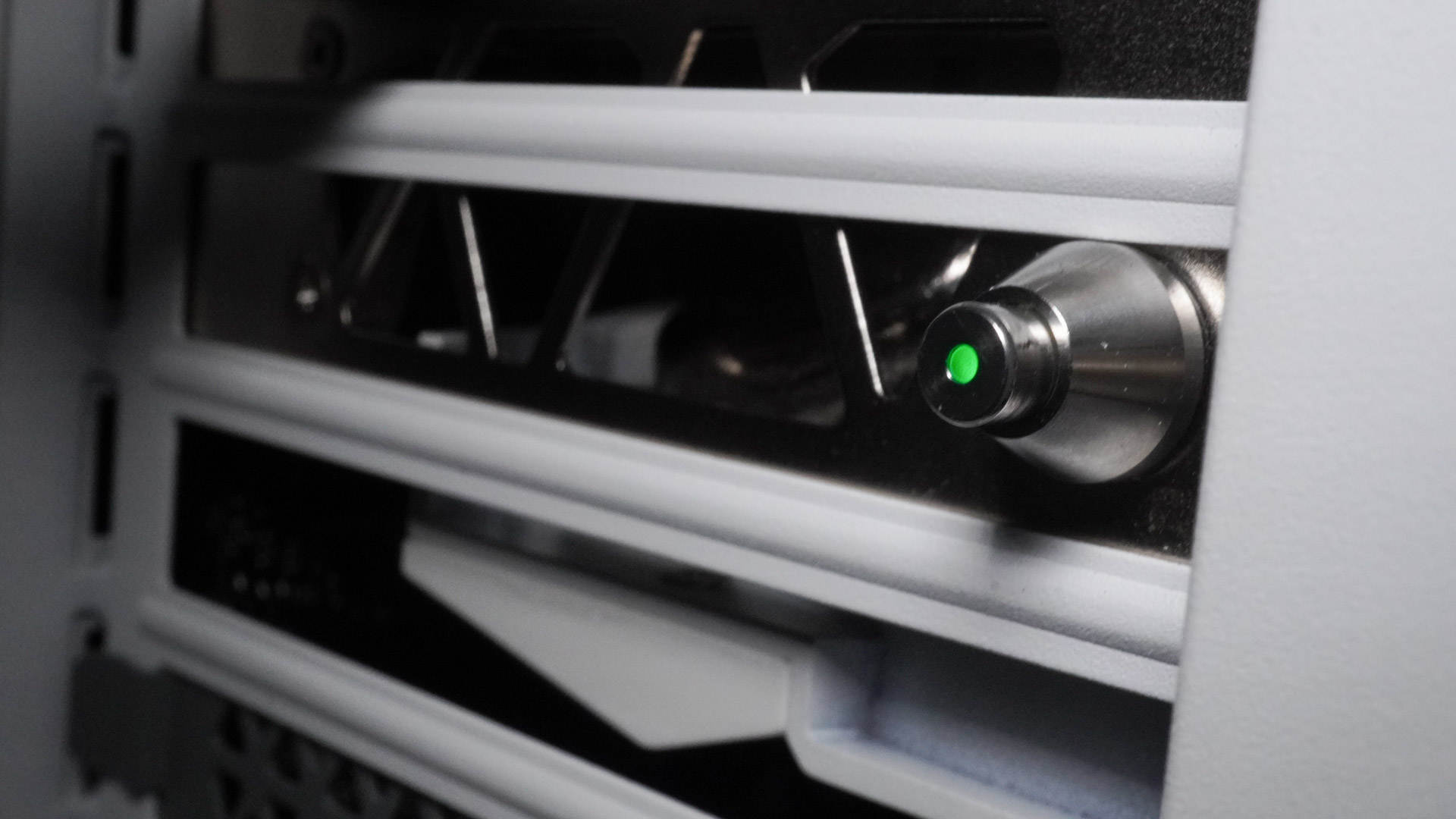 4K光追王炸！影驰3090HOFEX名人堂限量版显卡