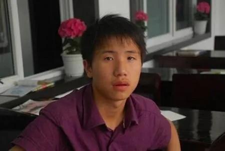 汶川地震救同学的英雄小男孩现状,汶川地震中救了多少人的小英雄