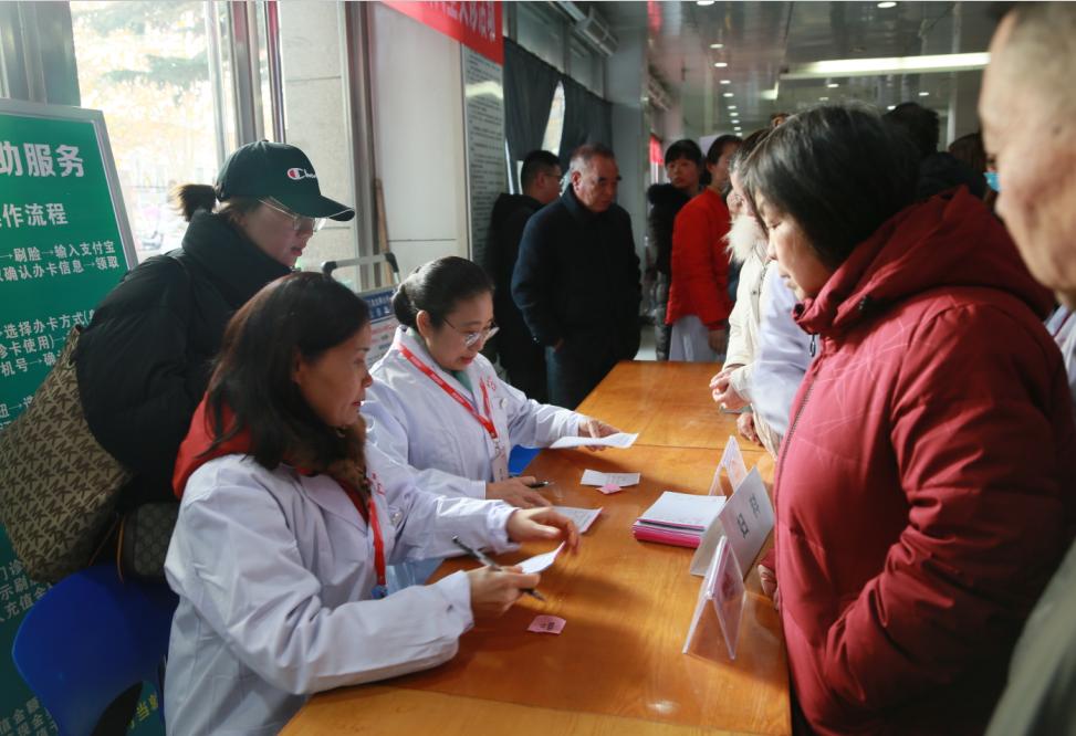 医路相伴患者关爱直播,医路相伴走进市人民医院