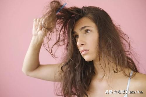 怎样才能使毛躁的头发变得顺直,怎么样才能让头发变直变顺