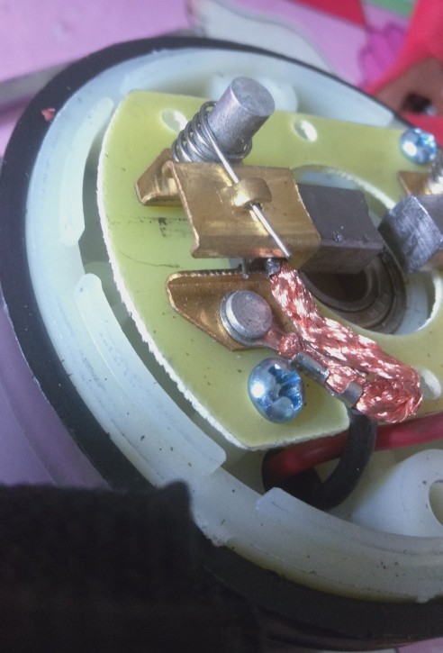 12v电瓶可带多少瓦的抽油泵,电动抽油泵12v怎么连接电瓶