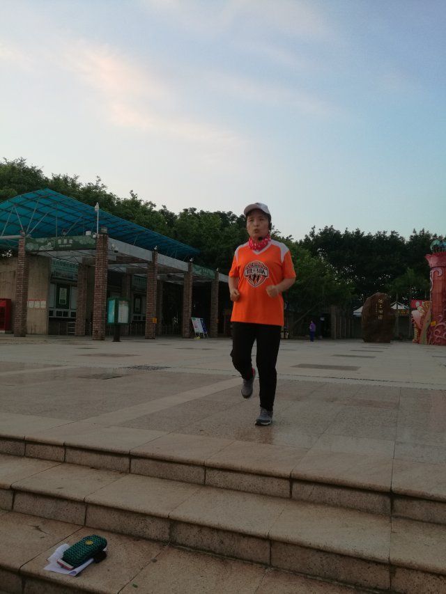 相逢是歌相聚是缘你我同行下句,相逢是缘相聚是情诗