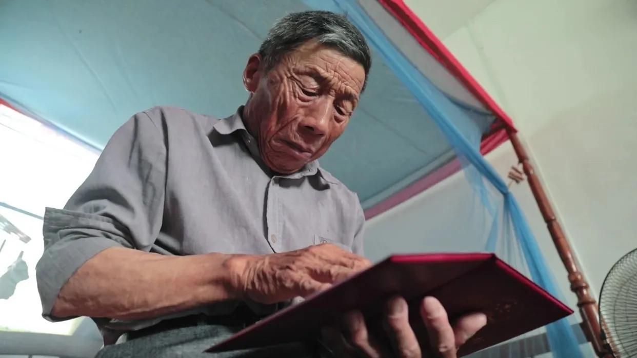 泪目失散27年父子通过视频团圆,67年的父女相认