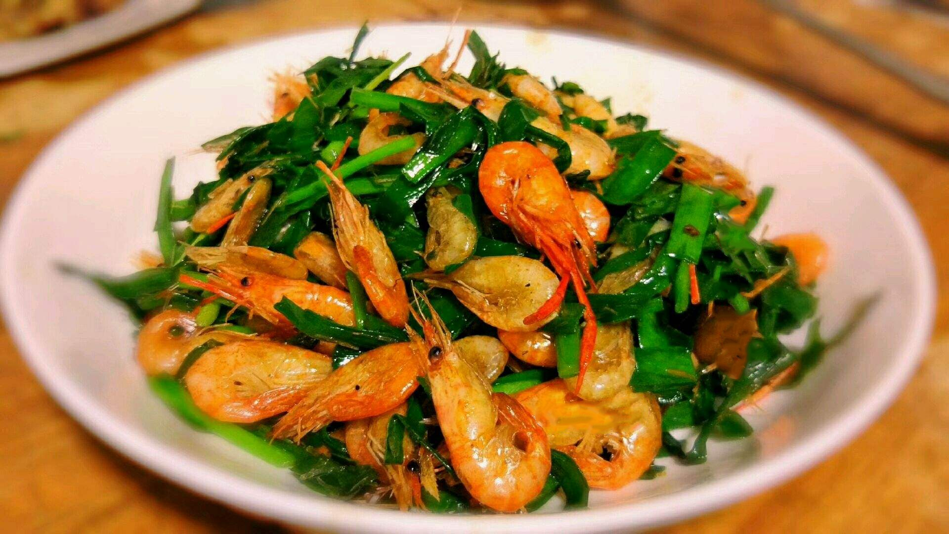 徐州好吃的辣子鸡和韭菜炒河虾,美食家常菜韭菜炒河虾太好吃了