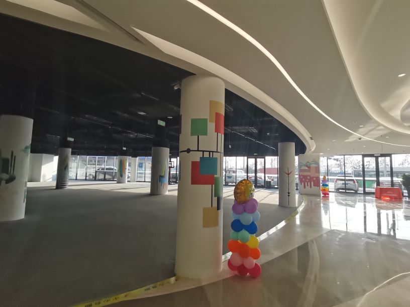 九力国际教育综合体夜景,九力国际教育综合体广告