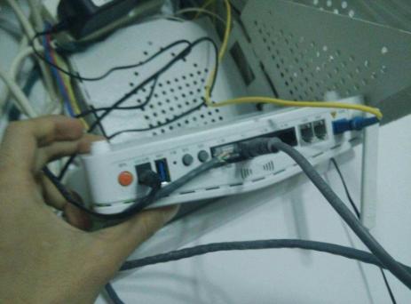 网速慢是换路由器还是升级套餐,老路由器换旧路由器