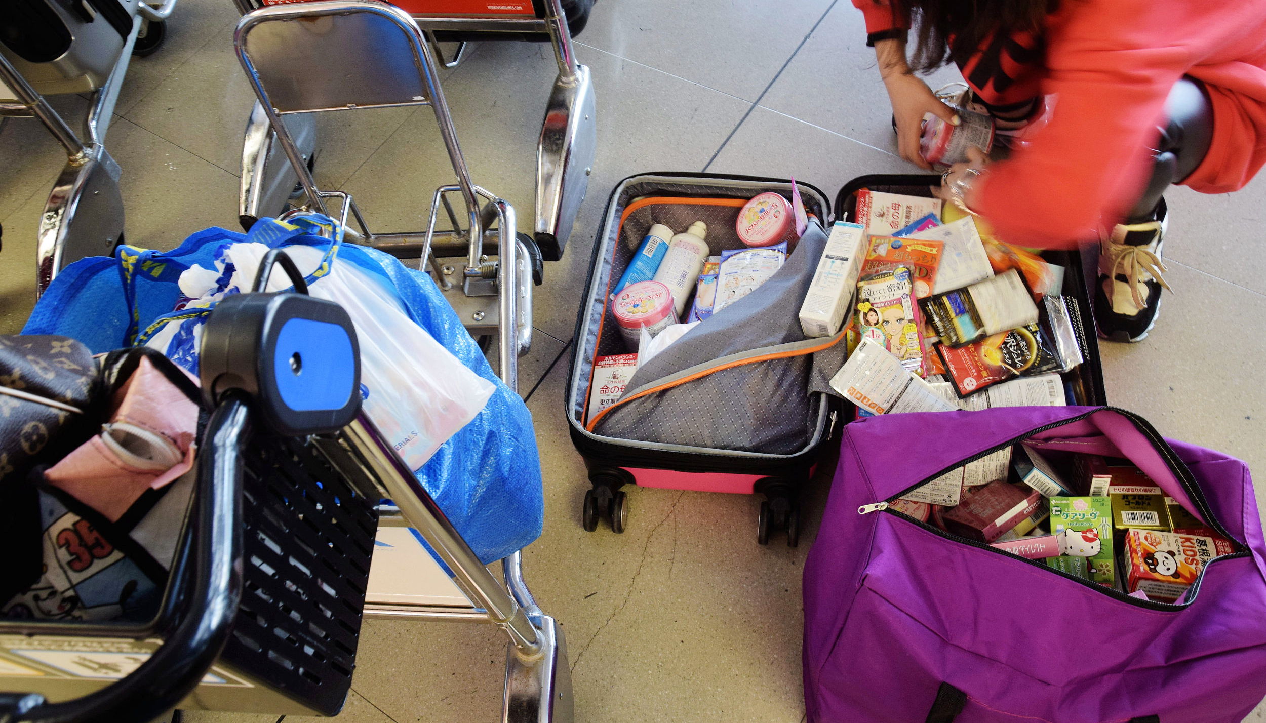 中国代购到国外的产品,中国人在澳大利亚疯抢奶粉