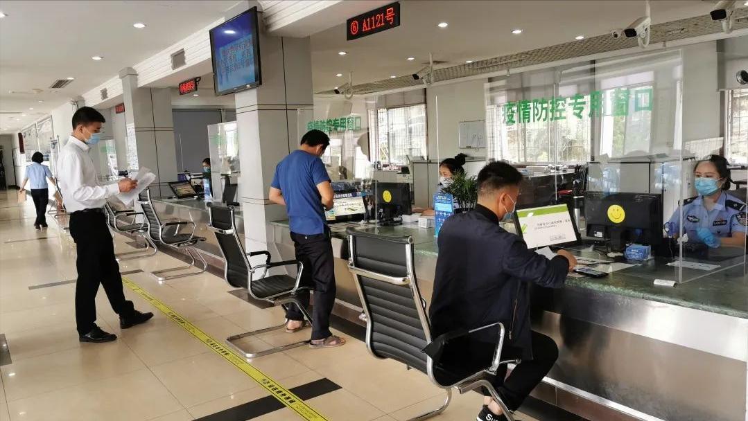 重庆驾驶证交通信息卡必须办吗,现在开车不带行驶证驾驶证可以吗