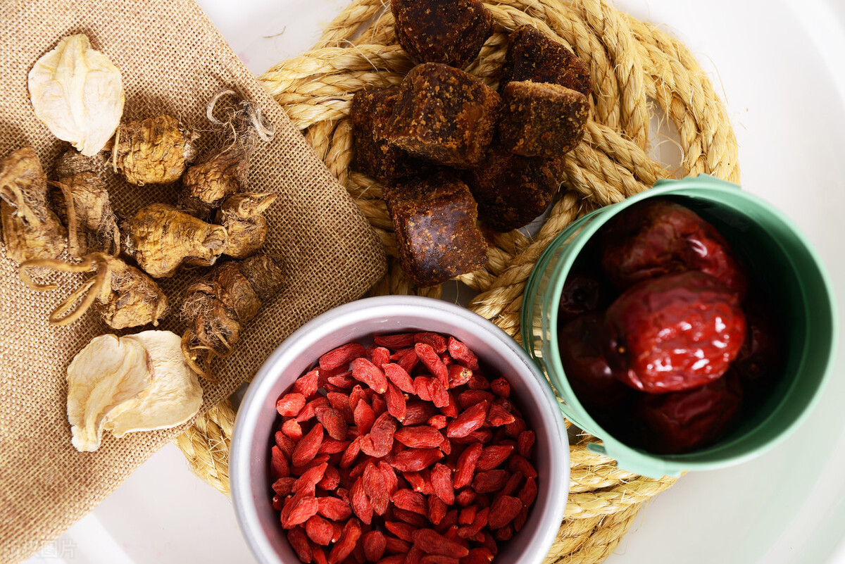 经血的正常颜色及形态,经血颜色什么样是健康的