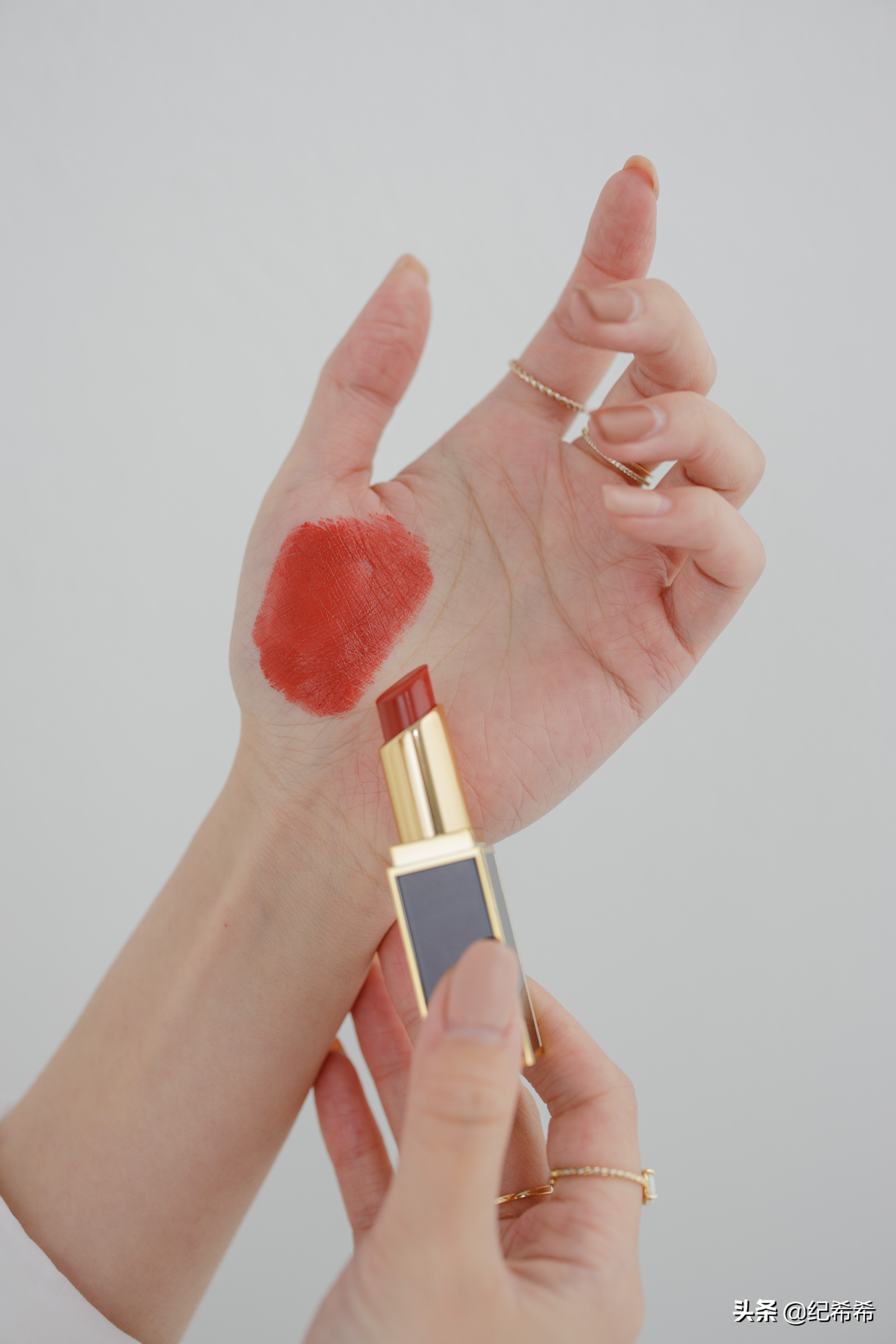 黄皮必入!宁静黄龄同款,一上架就卖断货的tomford细黑管实测